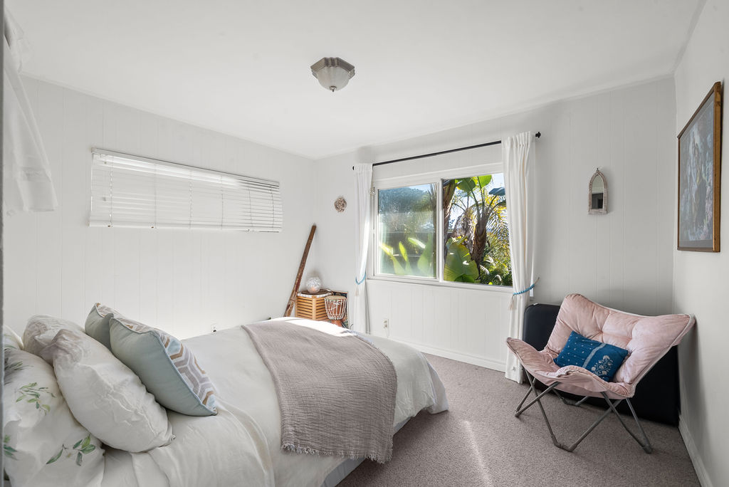 128CrescentBayDrive9