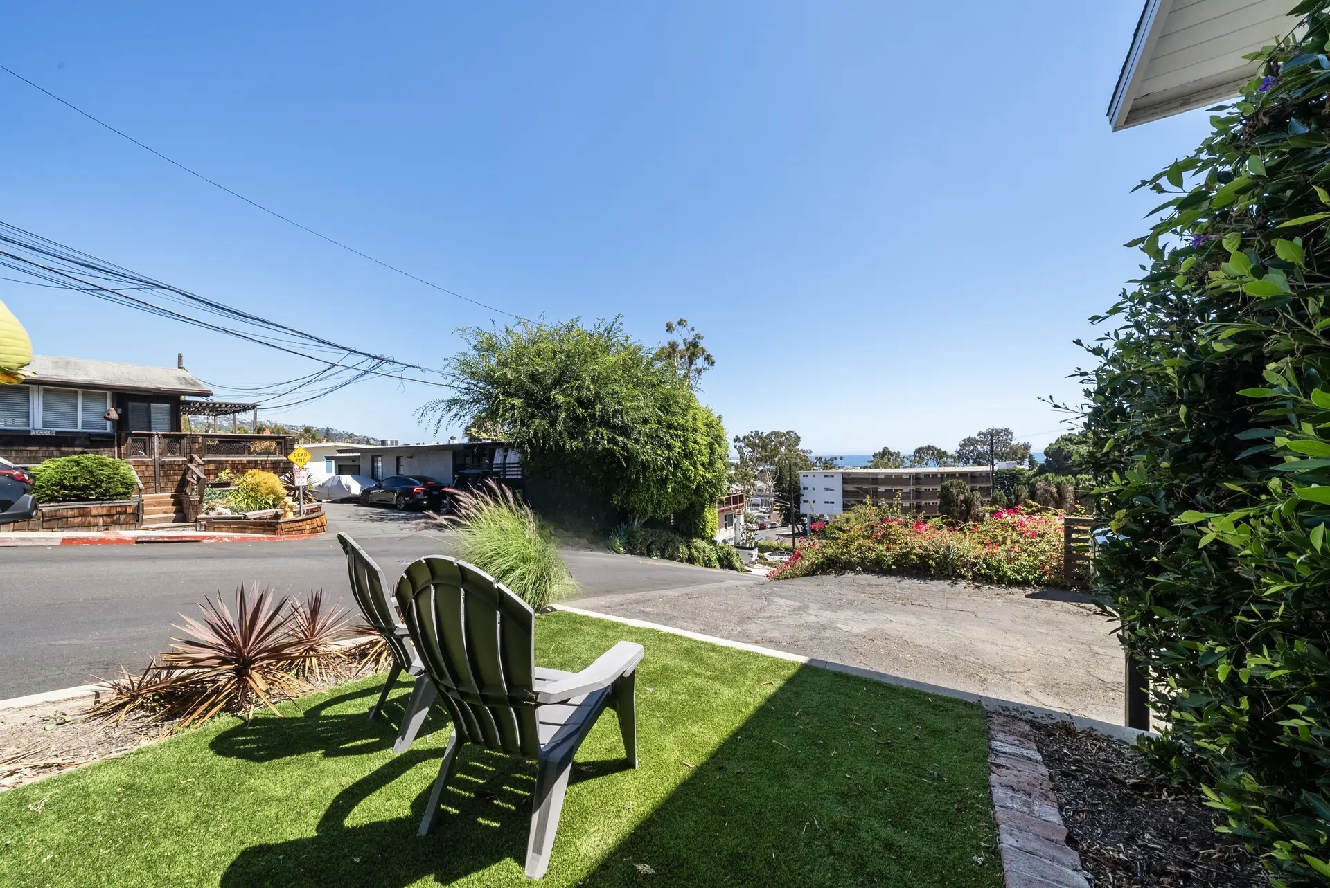 135-high-drive-front-yard_2